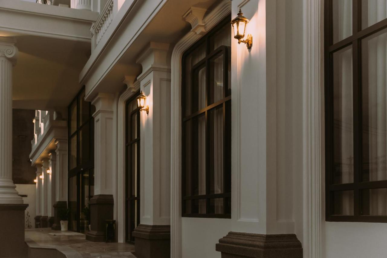 Phu Thang Grand Hotel Duc Hoa エクステリア 写真