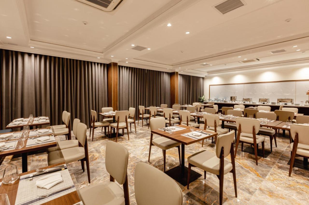 Phu Thang Grand Hotel Duc Hoa エクステリア 写真