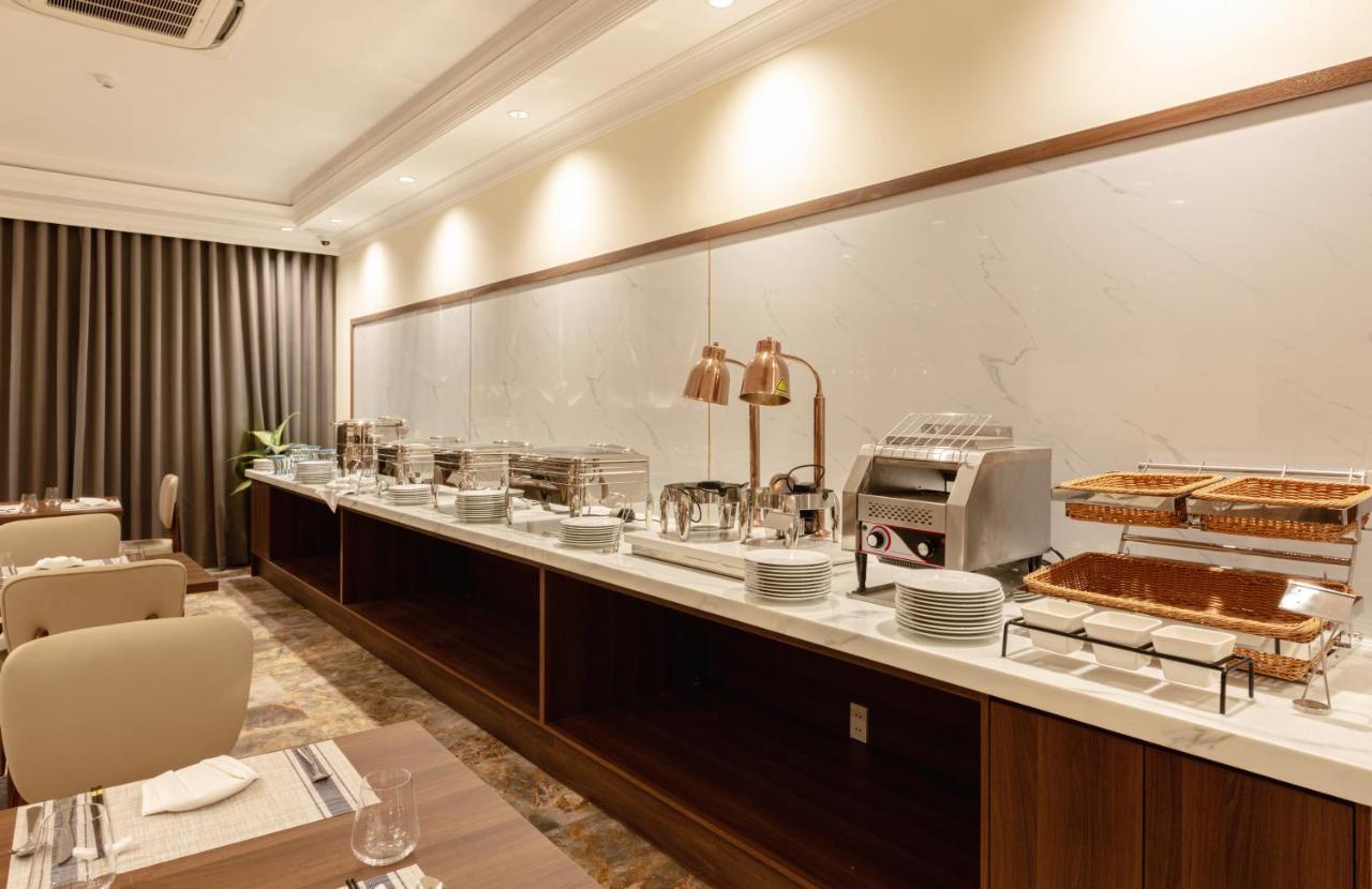 Phu Thang Grand Hotel Duc Hoa エクステリア 写真