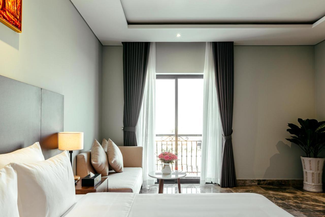 Phu Thang Grand Hotel Duc Hoa エクステリア 写真