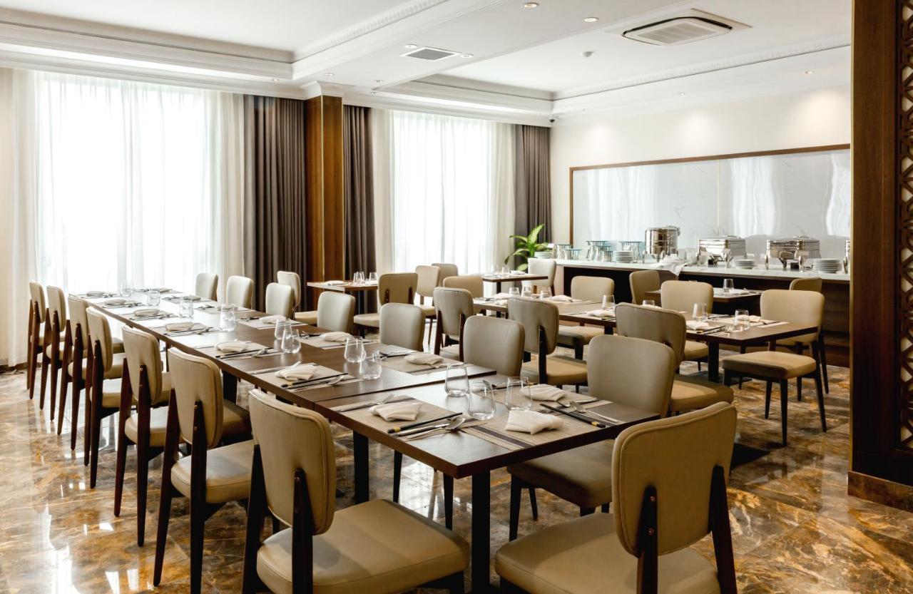 Phu Thang Grand Hotel Duc Hoa エクステリア 写真