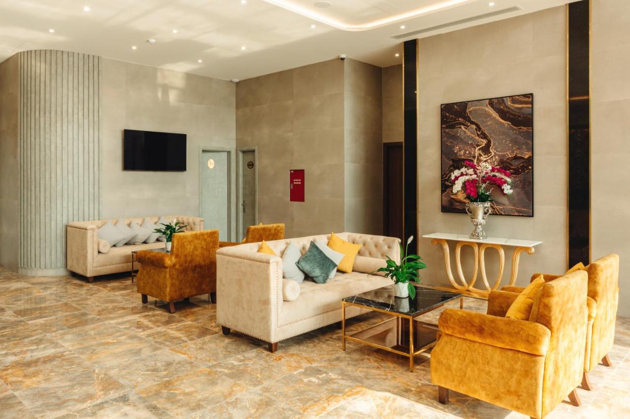 Phu Thang Grand Hotel Duc Hoa エクステリア 写真