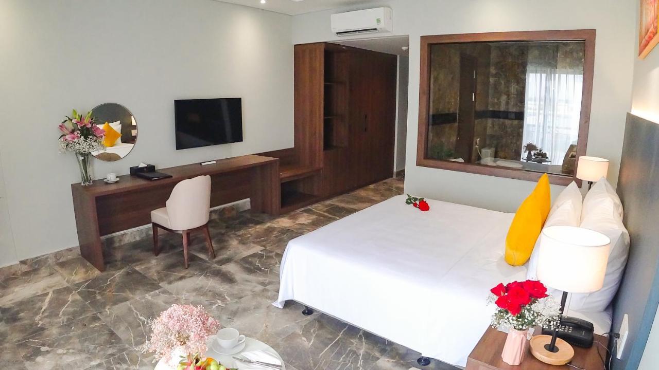 Phu Thang Grand Hotel Duc Hoa エクステリア 写真
