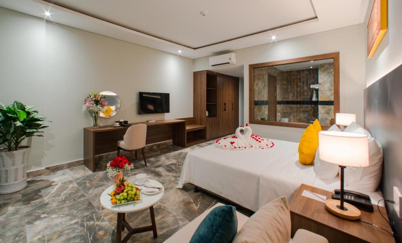 Phu Thang Grand Hotel Duc Hoa エクステリア 写真