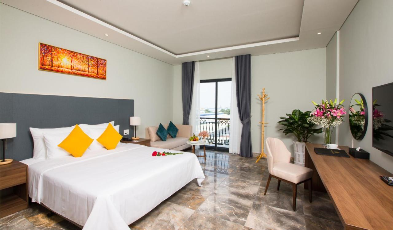 Phu Thang Grand Hotel Duc Hoa エクステリア 写真
