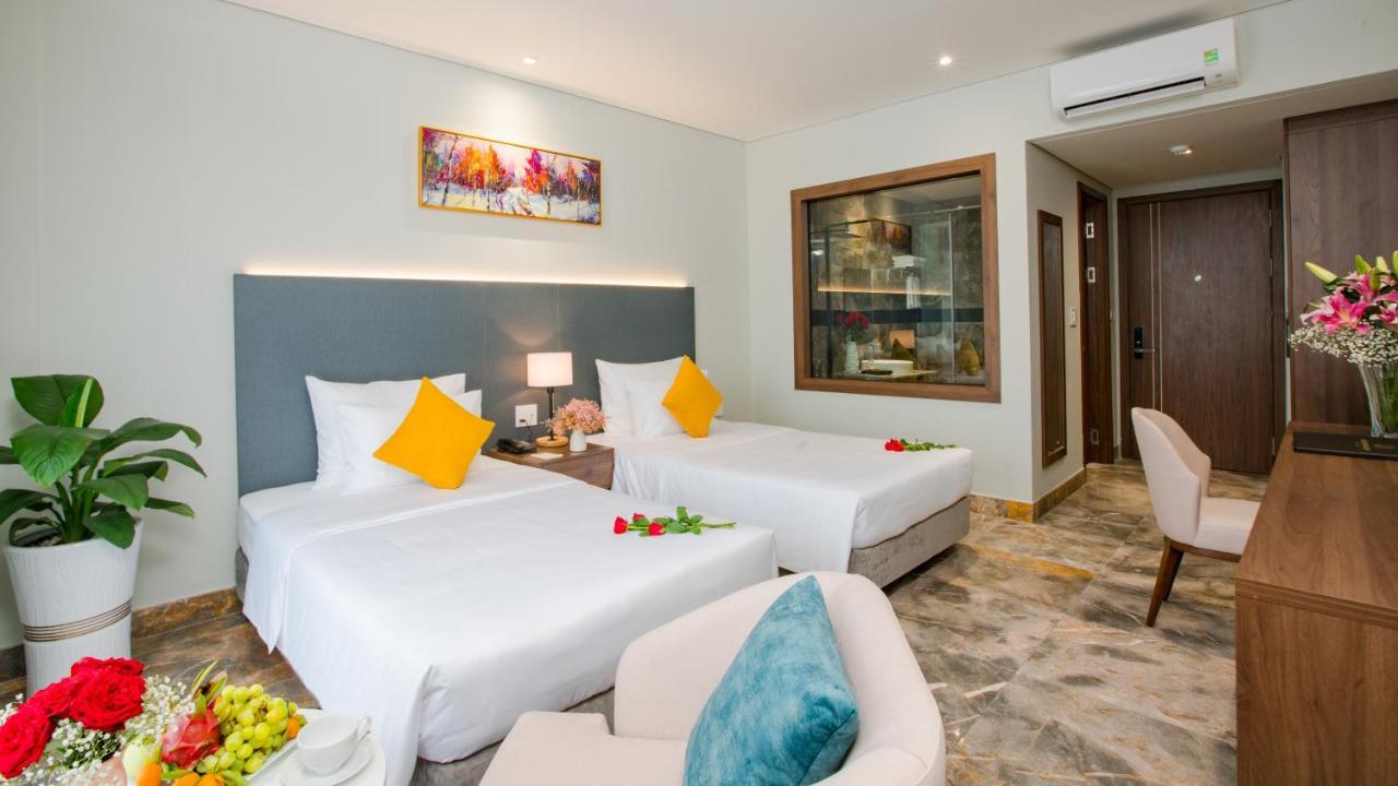 Phu Thang Grand Hotel Duc Hoa エクステリア 写真