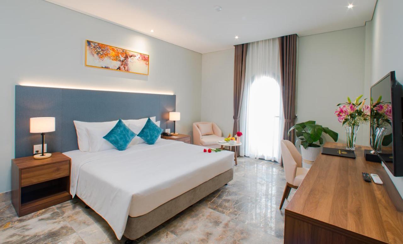 Phu Thang Grand Hotel Duc Hoa エクステリア 写真