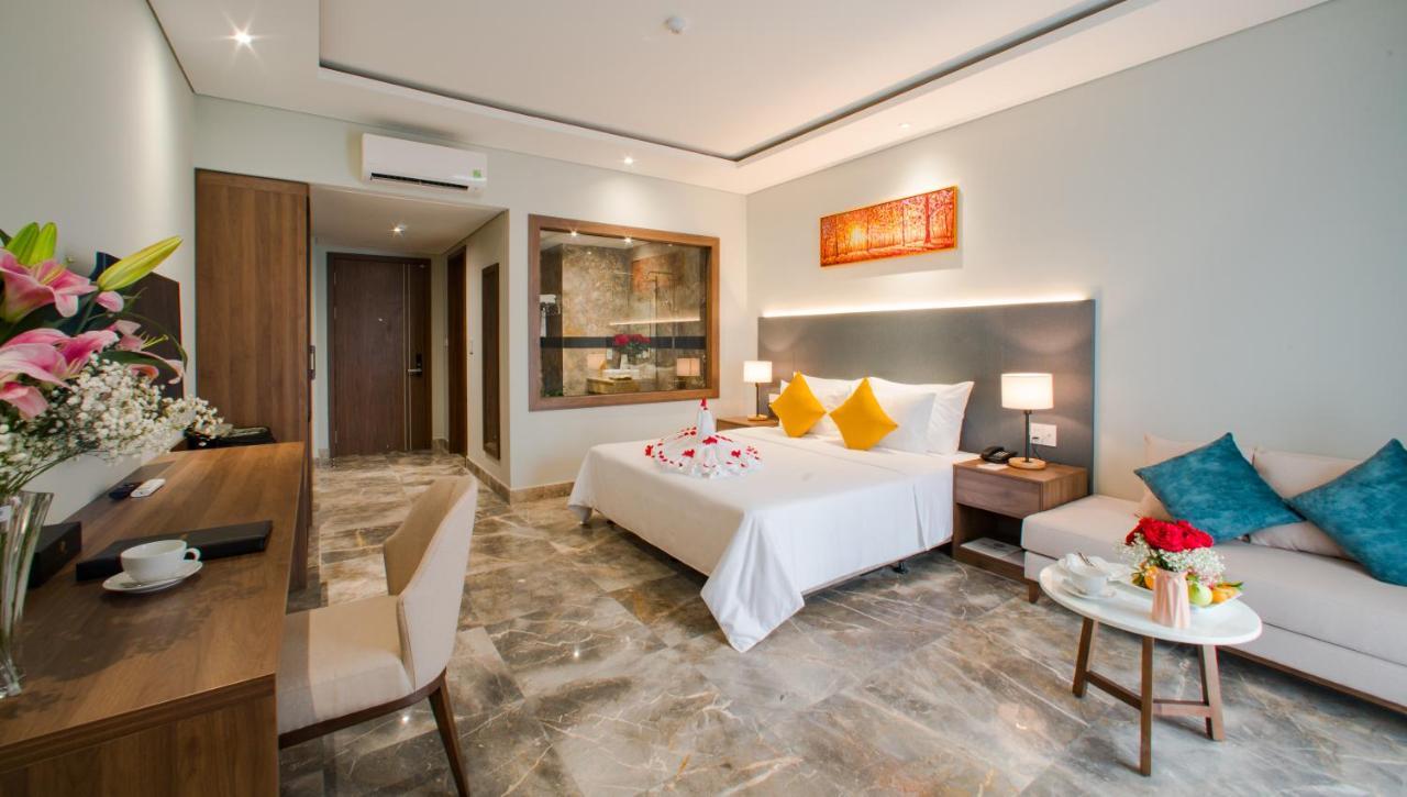 Phu Thang Grand Hotel Duc Hoa エクステリア 写真
