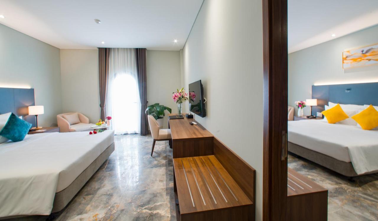 Phu Thang Grand Hotel Duc Hoa エクステリア 写真