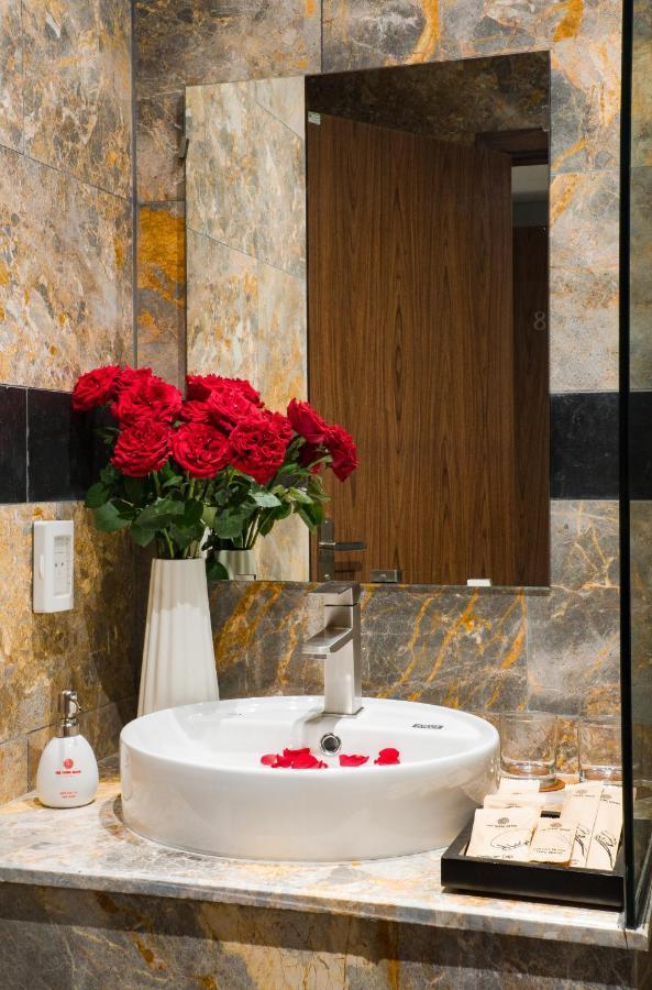 Phu Thang Grand Hotel Duc Hoa エクステリア 写真