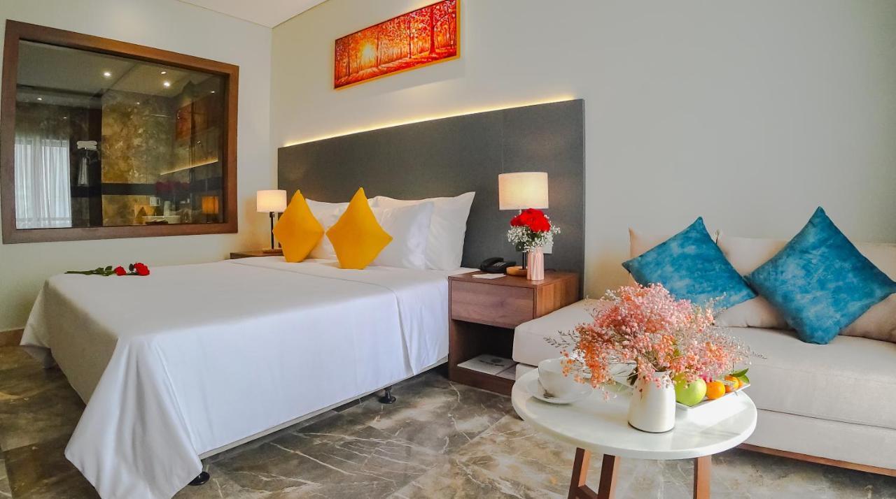 Phu Thang Grand Hotel Duc Hoa エクステリア 写真