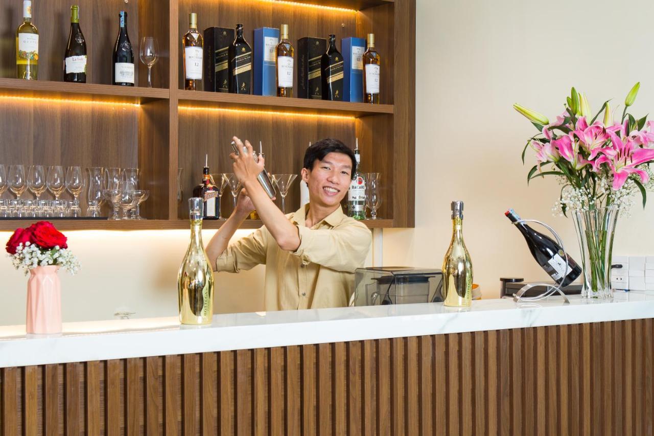 Phu Thang Grand Hotel Duc Hoa エクステリア 写真