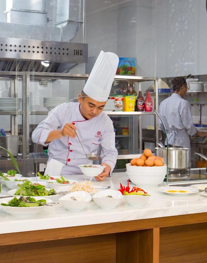 Phu Thang Grand Hotel Duc Hoa エクステリア 写真