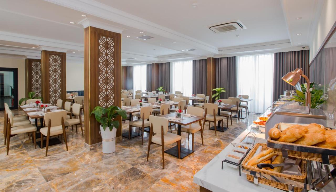 Phu Thang Grand Hotel Duc Hoa エクステリア 写真